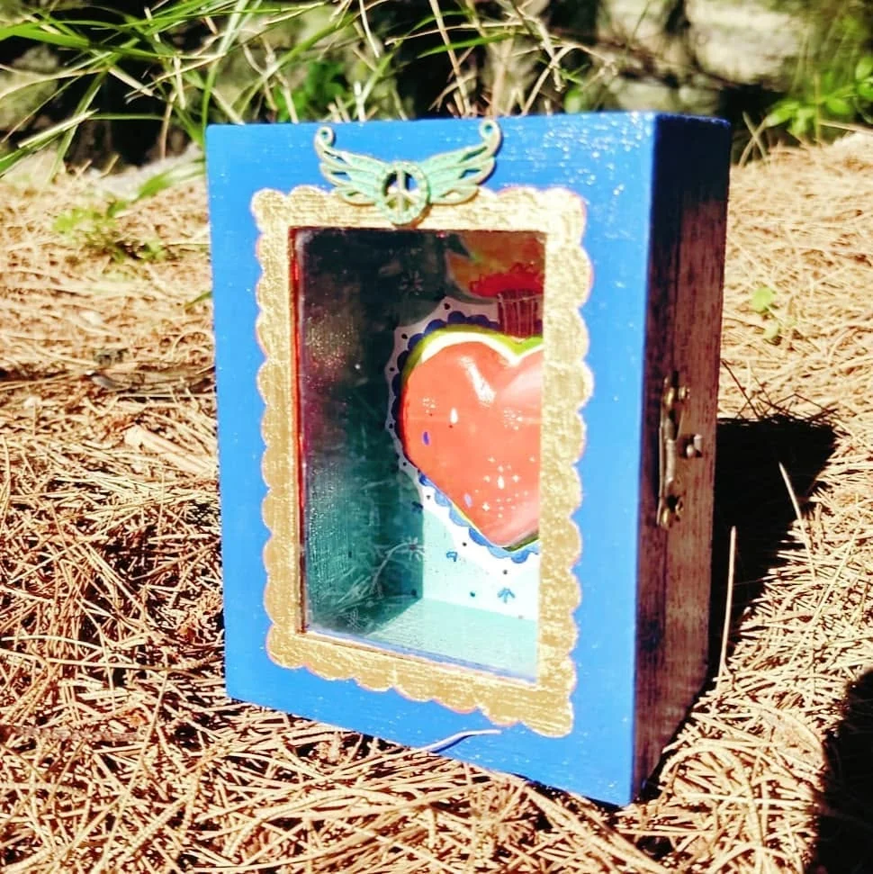 Altar al Corazoncito en llamas